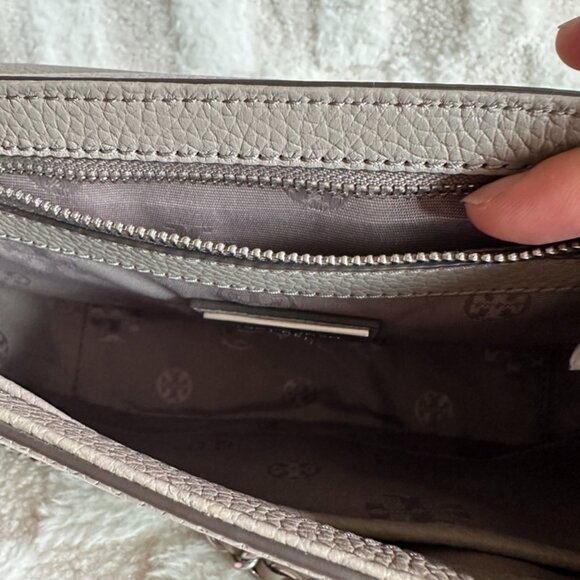 NWT! Tory Burch Britten Adjustable Shoulder Bag Pebble Leather Grey Silver 67292 - Picture 10 of 11